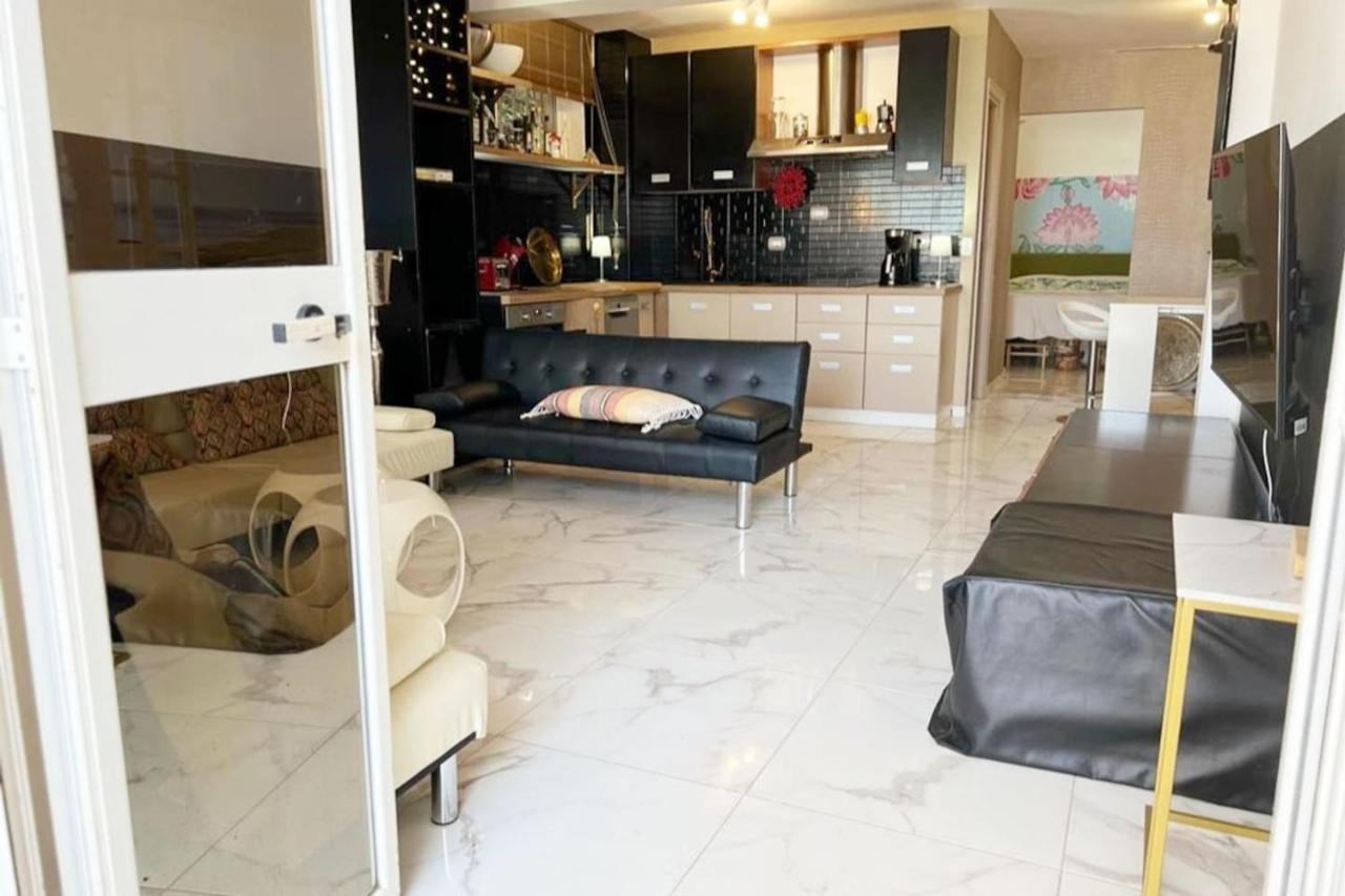 Wohnung Mit Direktem Meerzugang Torvaianica Exterior foto
