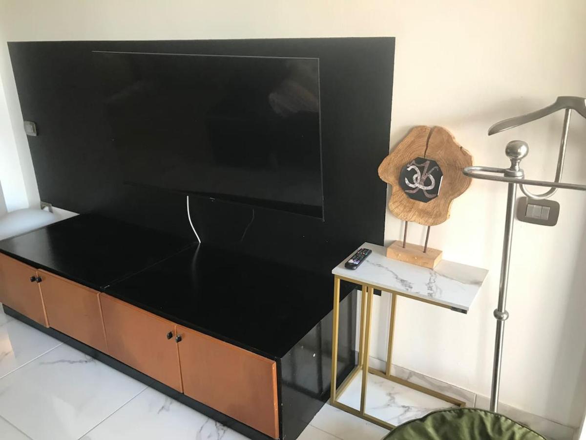 Wohnung Mit Direktem Meerzugang Torvaianica Exterior foto